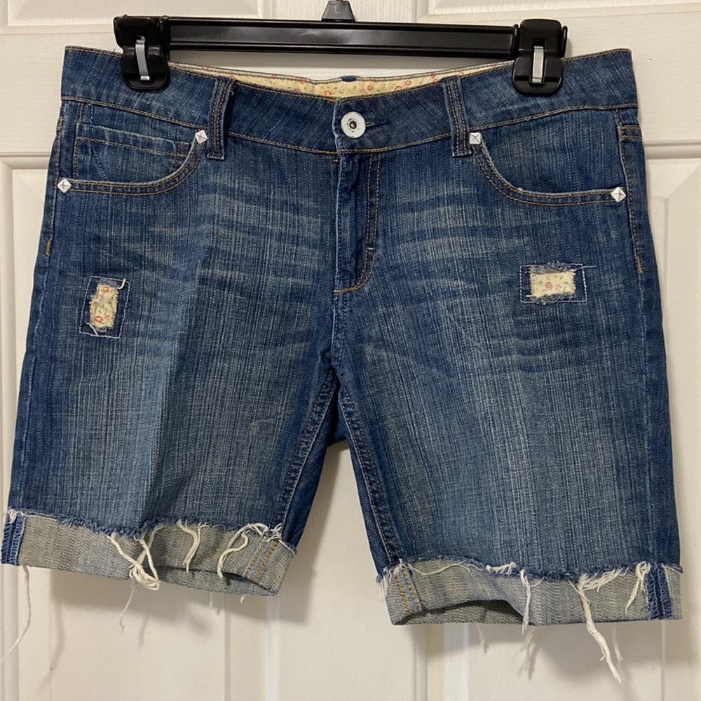 No boundaries shorts